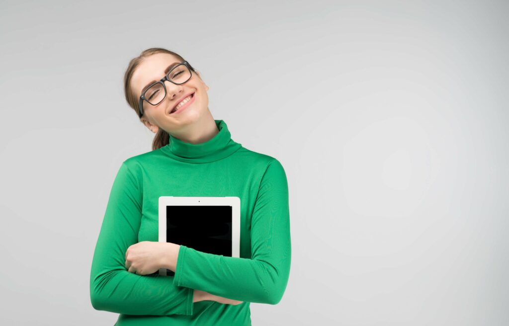 girl is happy using apps
