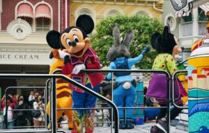 Which Disney Credit Card is the Best for Serious Disney Fans?