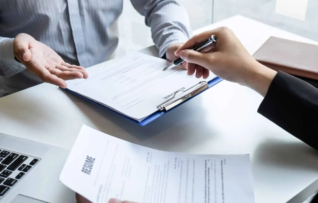 Questions to ask HR when reviewing and signing a relocation offer.